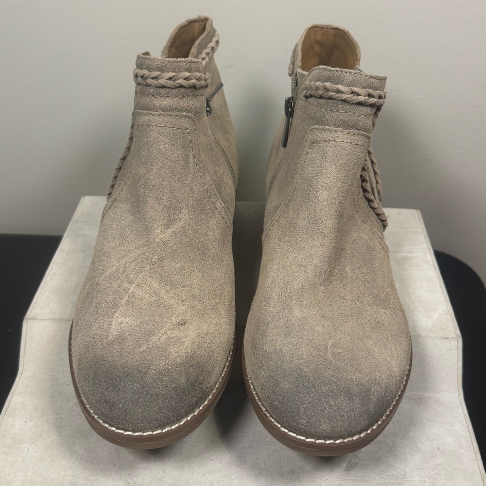 Earth Etnika Bootie, 10W, Taupe color, NWOT - Picture 13 of 15